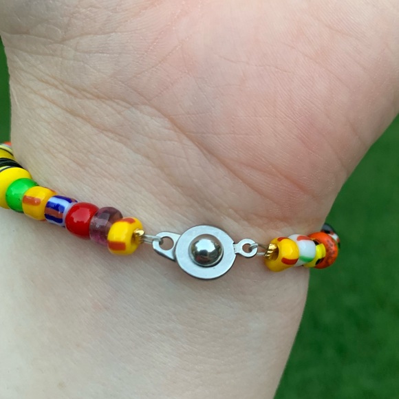 Funky Glass Beaded Bracelet - Picture 8 of 12